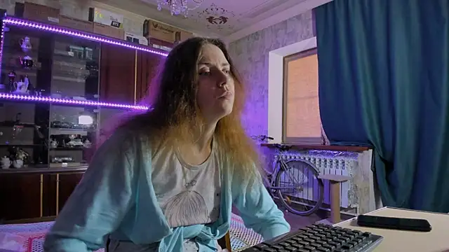 Snapshot of pa1e_pr1ncess chatting on May 2026 06:54:02 AM pa1e pr1ncess online show from May 2026 06:54:02 AM