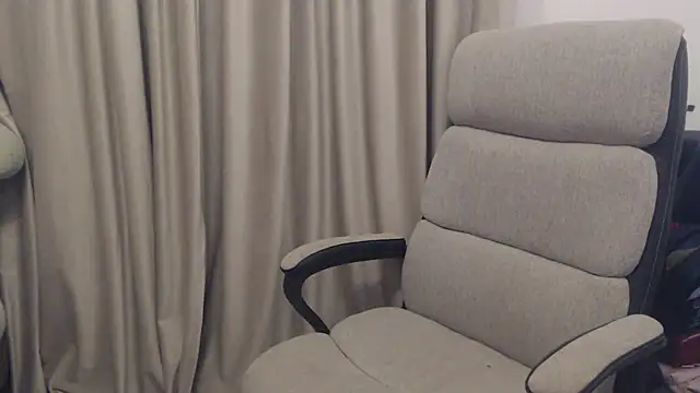 Aliss Hottie online show from October 2025 08:20:01 PM