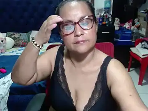 Snapshot of pervert_mommy_ chatting on December 2024 02:31:02 PM pervert mommy online show from December 2024 02:31:02 PM