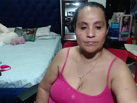 Snapshot of pervert_mommy_ chatting on January 2025 04:46:01 PM pervert mommy online show from January 2025 04:46:01 PM