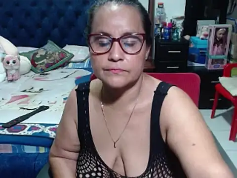 Snapshot of pervert_mommy_ chatting on January 2025 02:53:01 PM pervert mommy online show from January 2025 02:53:01 PM