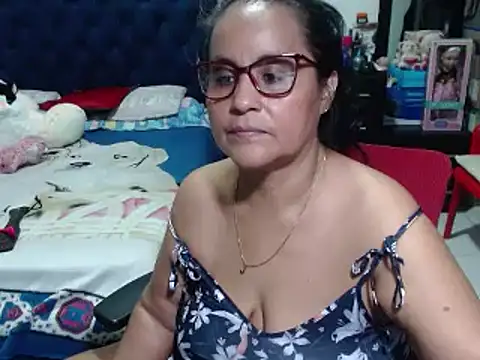 Snapshot of pervert_mommy_ chatting on January 2025 01:20:01 PM pervert mommy online show from January 2025 01:20:01 PM
