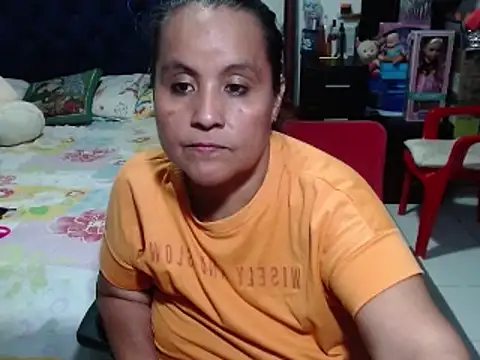 Snapshot of pervert_mommy_ chatting on February 2025 12:36:02 PM pervert mommy online show from February 2025 12:36:02 PM