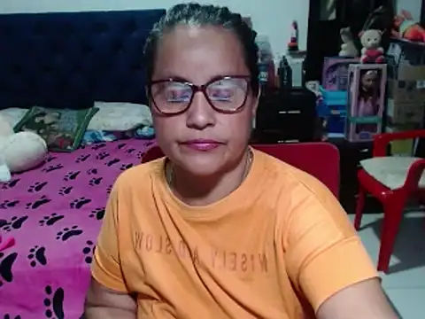 Snapshot of pervert_mommy_ chatting on February 2025 10:22:01 AM pervert mommy online show from February 2025 10:22:01 AM
