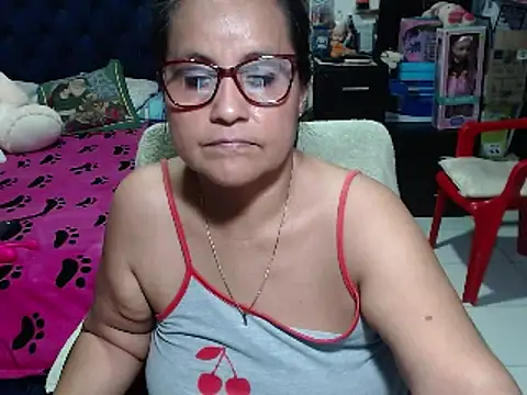 Snapshot of pervert_mommy_ chatting on February 2025 02:27:02 PM pervert mommy online show from February 2025 02:27:02 PM