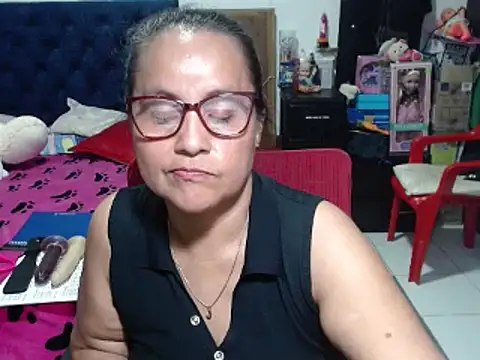 Snapshot of pervert_mommy_ chatting on February 2025 01:28:01 PM pervert mommy online show from February 2025 01:28:01 PM