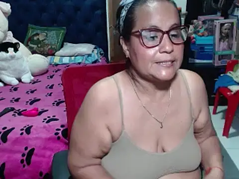Snapshot of pervert_mommy_ chatting on February 2025 12:29:02 PM pervert mommy online show from February 2025 12:29:02 PM