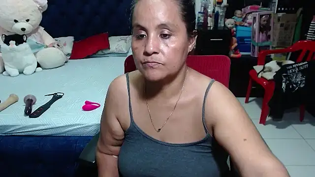 Snapshot of pervert_mommy_ chatting on March 2025 01:51:01 PM pervert mommy online show from March 2025 01:51:01 PM