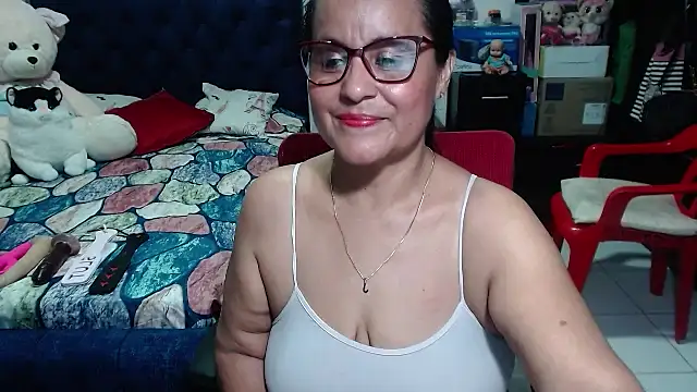 Snapshot of pervert_mommy_ chatting on March 2025 12:57:02 PM pervert mommy online show from March 2025 12:57:02 PM