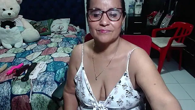 Snapshot of pervert_mommy_ chatting on March 2025 12:47:02 PM pervert mommy online show from March 2025 12:47:02 PM