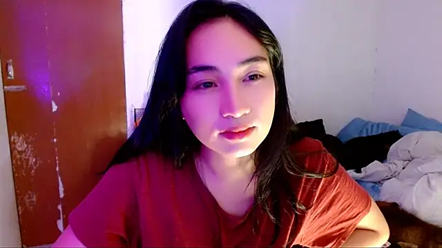 Snapshot of SweetLilly_18 chatting on September 2025 05:05:02 PM SweetLilly 18 online show from September 2025 05:05:02 PM