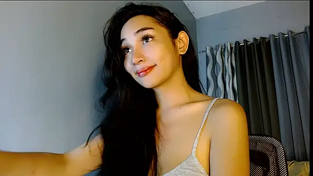 Snapshot of SweetLilly_18 chatting on July 2026 03:45:02 AM SweetLilly 18 online show from July 2026 03:45:02 AM
