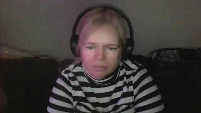 Snapshot of vaneza02 chatting on April 2026 06:43:01 PM vaneza02 online show from April 2026 06:43:01 PM