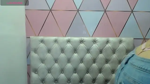 Snapshot of juliana_diaz chatting on February 2025 11:14:02 AM juliana diaz online show from February 2025 11:14:02 AM