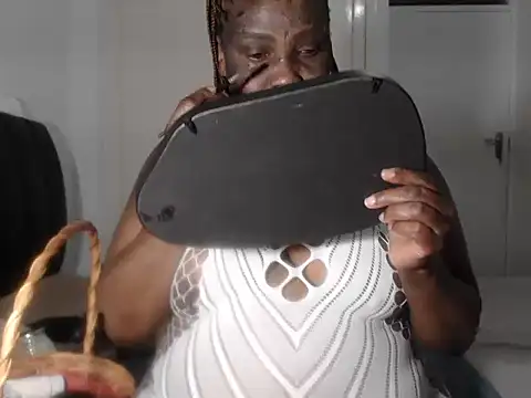 BigButtGodess online show from January 2026 03:00:02 AM