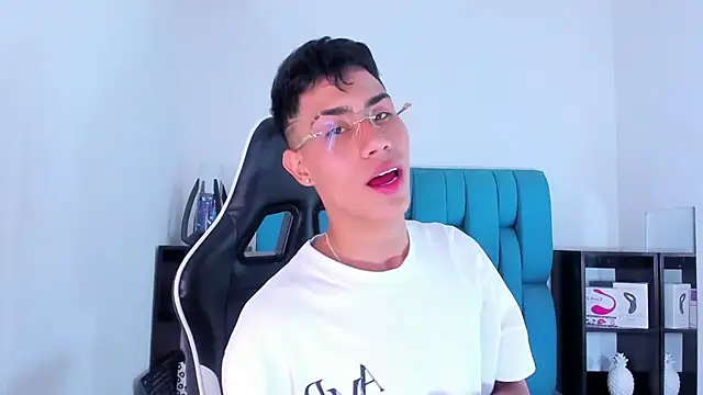 AlanNaughty online show from February 2025 08:31:01 PM