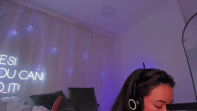 carolgaita online show from February 2025 05:35:01 PM