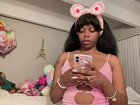 Snapshot of bunnypillow chatting on December 2024 06:03:02 AM bunnypillow online show from December 2024 06:03:02 AM