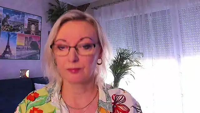 Snapshot of vanessa_chat chatting on May 2026 01:28:01 PM vanessa chat online show from May 2026 01:28:01 PM