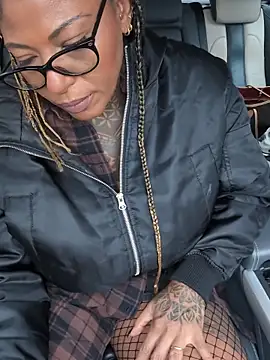 DarkDea online show from November 2025 12:27:01 PM