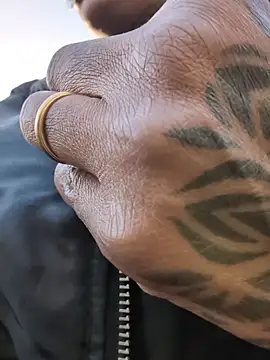 DarkDea online show from November 2025 02:00:01 PM