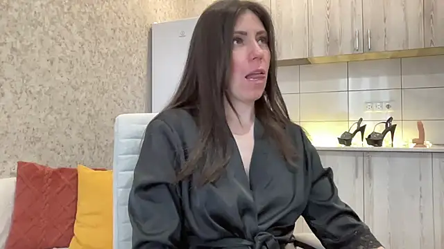 HotyWinter online show from April 2026 05:00:02 AM