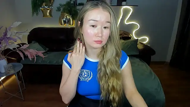 PollyOcean online show from February 2025 10:28:02 AM