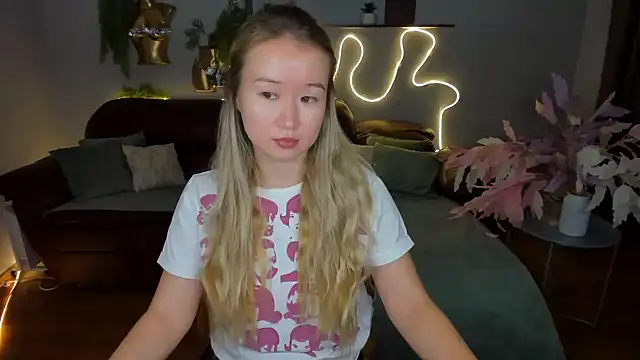 PollyOcean online show from October 2025 11:22:01 AM