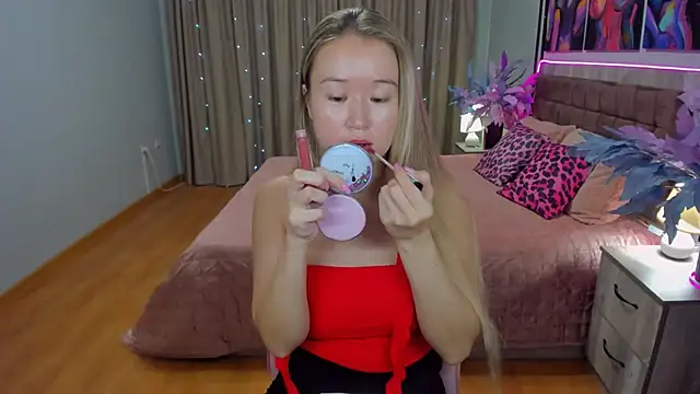 PollyOcean online show from November 2025 10:57:02 AM