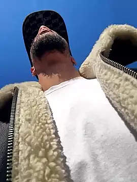 Lionayowe online show from March 2026 01:07:02 PM