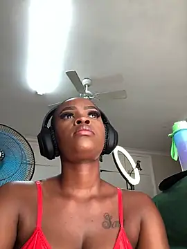 LuciousLips96 online show from February 2025 06:33:01 AM