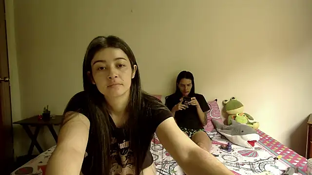 Snapshot of emmaherby chatting on September 2025 02:27:01 PM emmaherby online show from September 2025 02:27:01 PM