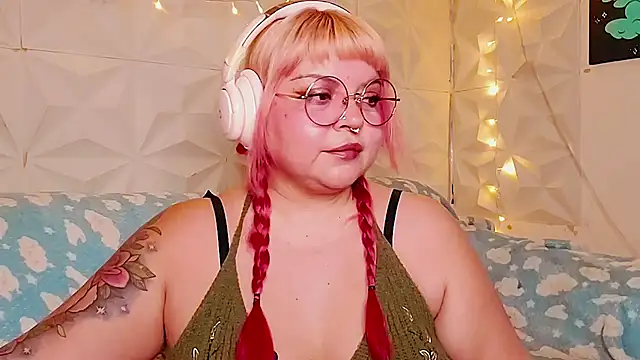 Snapshot of Satyn_doll chatting on June 2026 11:21:02 PM Satyn doll online show from June 2026 11:21:02 PM