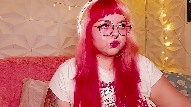 Snapshot of Satyn_doll chatting on July 2026 11:31:01 PM Satyn doll online show from July 2026 11:31:01 PM