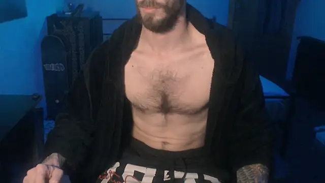 Snapshot of SexxxyLouis chatting on January 2025 02:31:01 PM SexxxyLouis online show from January 2025 02:31:01 PM