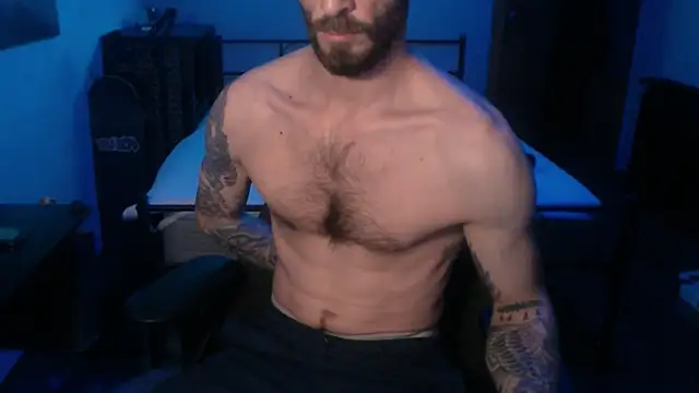 Snapshot of SexxxyLouis chatting on January 2025 11:09:02 AM SexxxyLouis online show from January 2025 11:09:02 AM