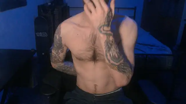 Snapshot of SexxxyLouis chatting on January 2025 08:21:01 PM SexxxyLouis online show from January 2025 08:21:01 PM