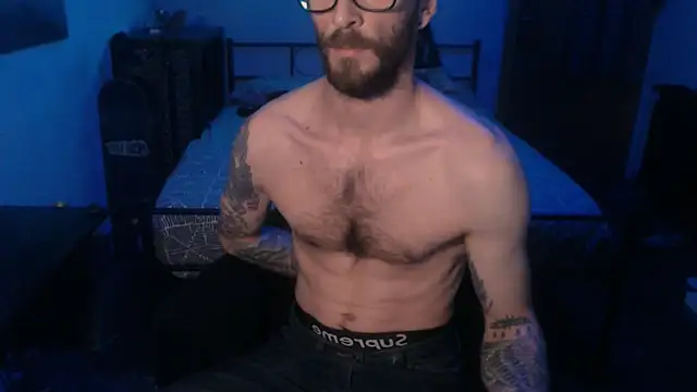 Snapshot of SexxxyLouis chatting on January 2025 02:03:01 PM SexxxyLouis online show from January 2025 02:03:01 PM