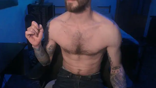 Snapshot of SexxxyLouis chatting on January 2025 06:04:02 PM SexxxyLouis online show from January 2025 06:04:02 PM