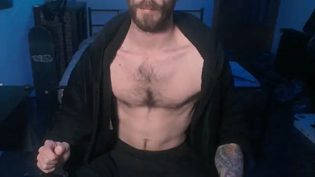 Snapshot of SexxxyLouis chatting on January 2025 01:35:02 PM SexxxyLouis online show from January 2025 01:35:02 PM