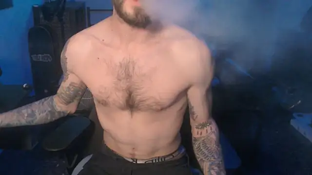 Snapshot of SexxxyLouis chatting on January 2025 05:30:01 PM SexxxyLouis online show from January 2025 05:30:01 PM