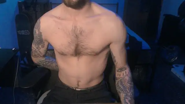 Snapshot of SexxxyLouis chatting on January 2025 06:32:02 PM SexxxyLouis online show from January 2025 06:32:02 PM