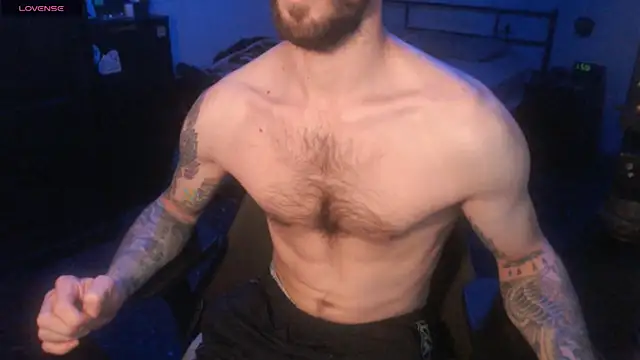 Snapshot of SexxxyLouis chatting on November 2025 09:19:01 AM SexxxyLouis online show from November 2025 09:19:01 AM