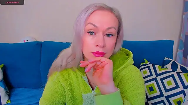 EllenMoore online show from October 2025 03:09:02 AM