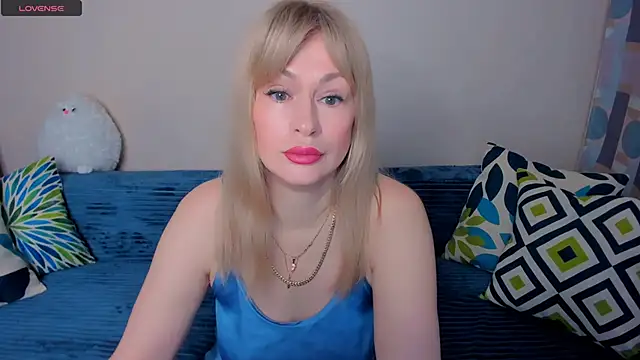 EllenMoore online show from April 2026 03:02:01 AM