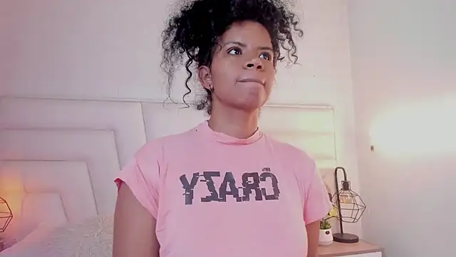 Ellie Alves online show from December 2024 12:35:01 PM