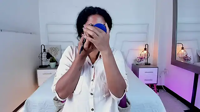 Ellie Alves online show from February 2025 12:22:01 PM