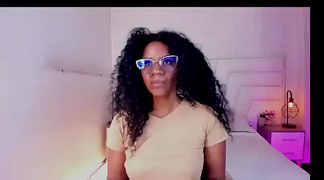 Ellie Alves online show from February 2025 01:21:01 PM