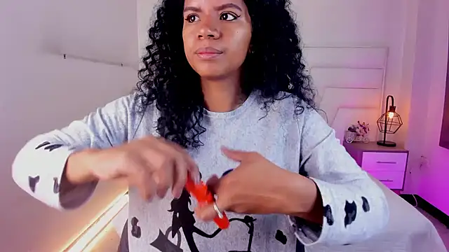 Ellie Alves online show from February 2025 12:24:01 PM