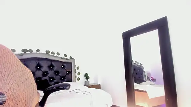 Ellie Alves online show from March 2025 06:42:01 PM